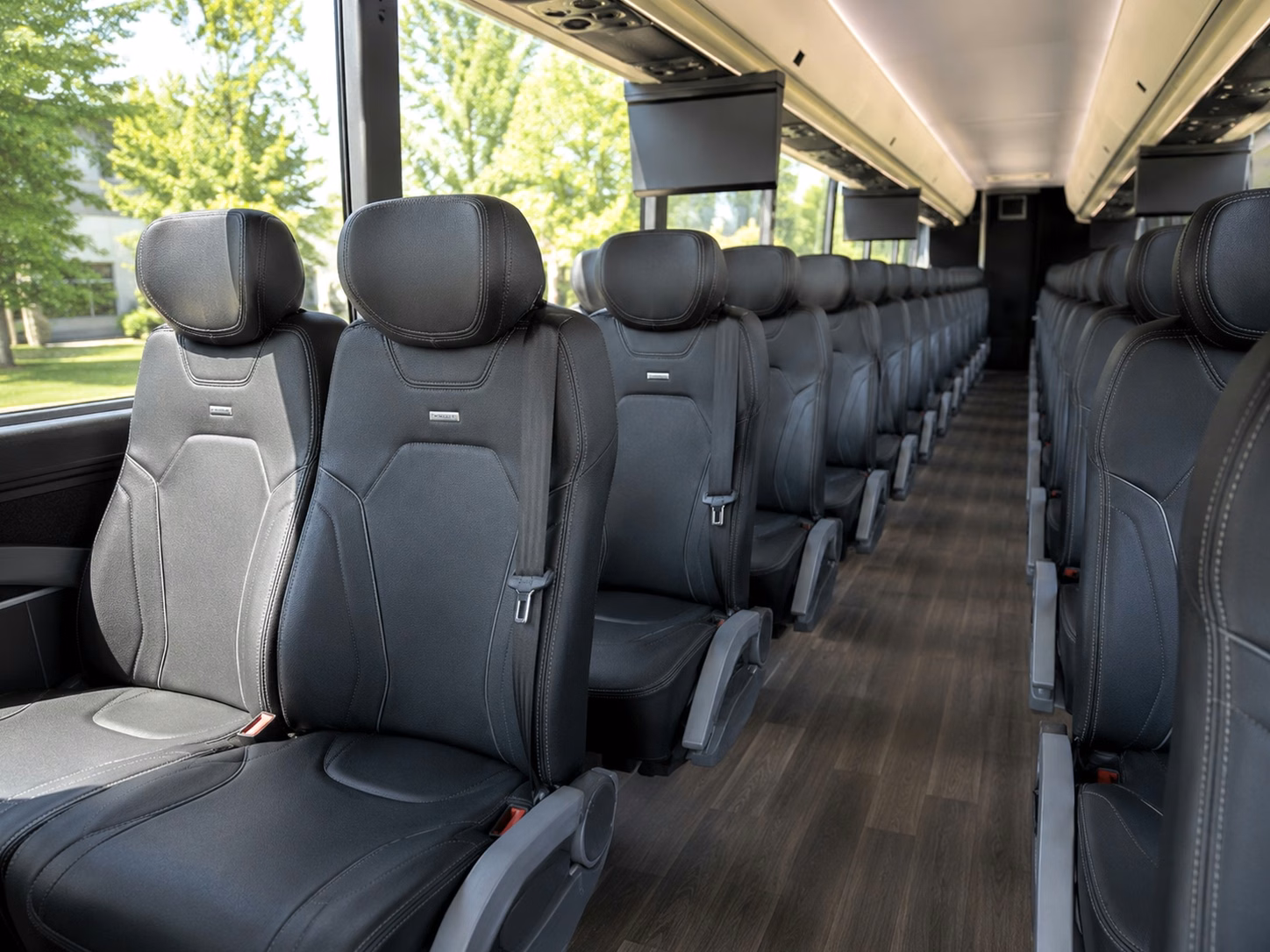 shuttle your guests between peoria wedding venues without the parking headaches